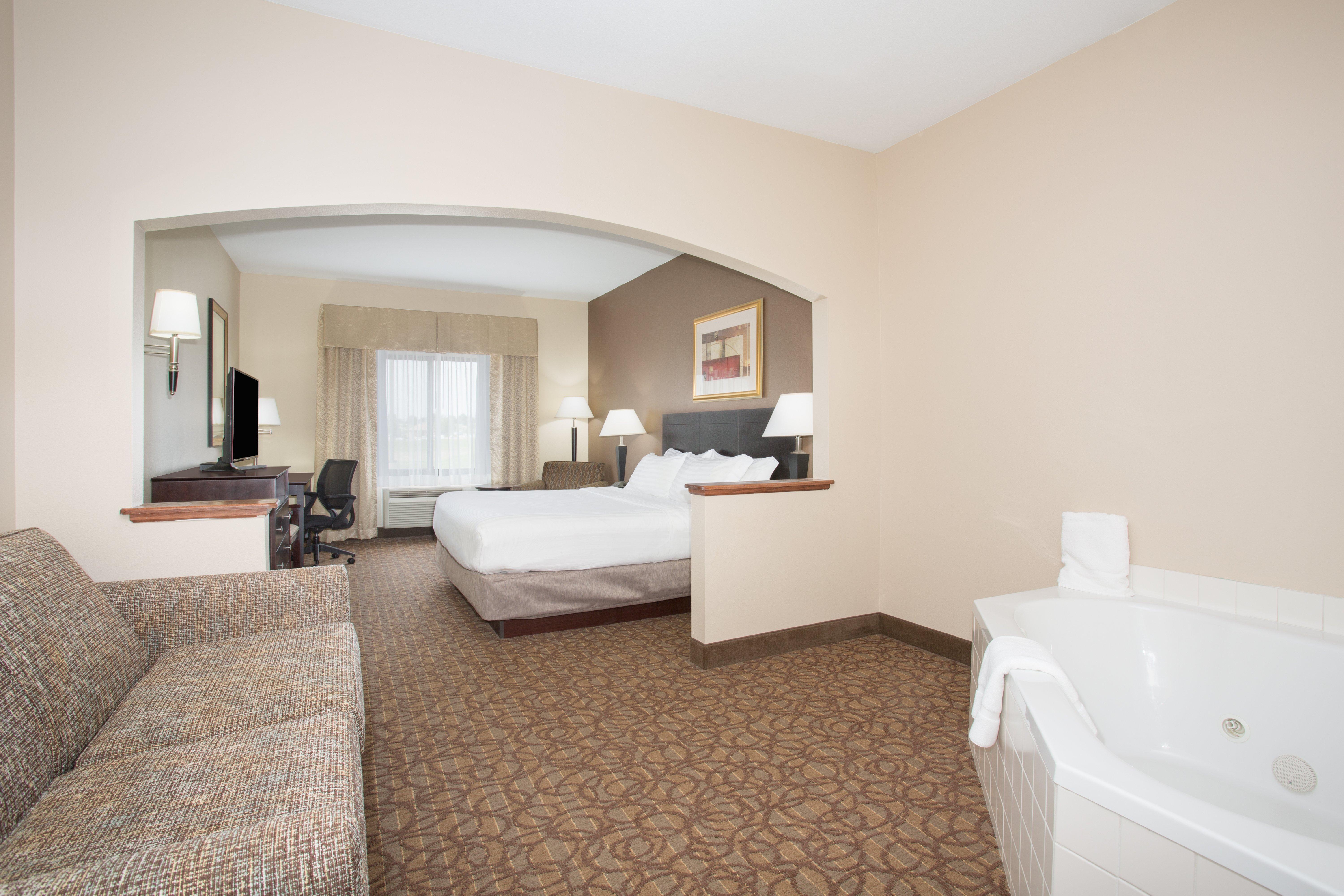 Holiday Inn Express Hotel & Suites Concordia Us 81 By Ihg Eksteriør bilde