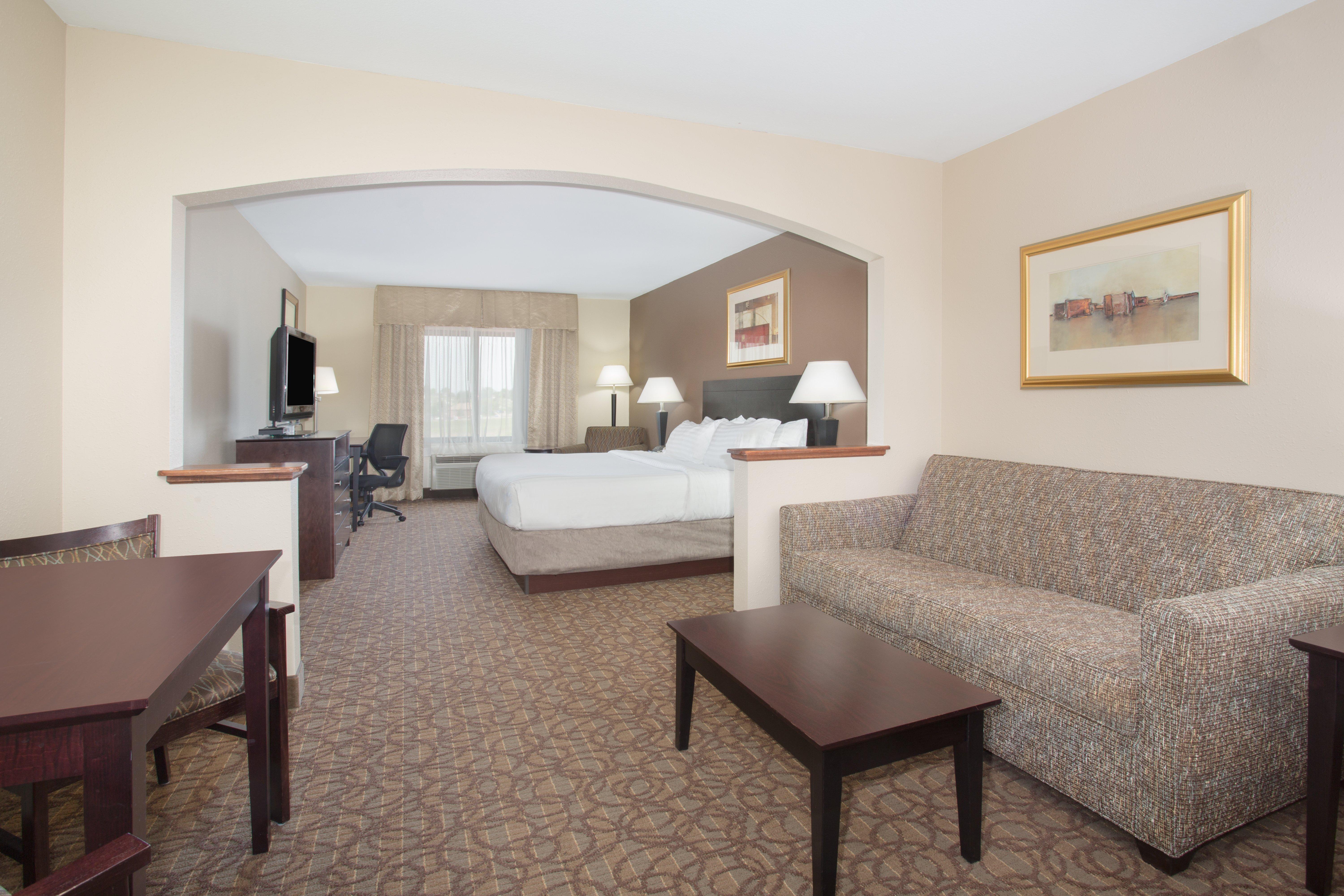 Holiday Inn Express Hotel & Suites Concordia Us 81 By Ihg Eksteriør bilde
