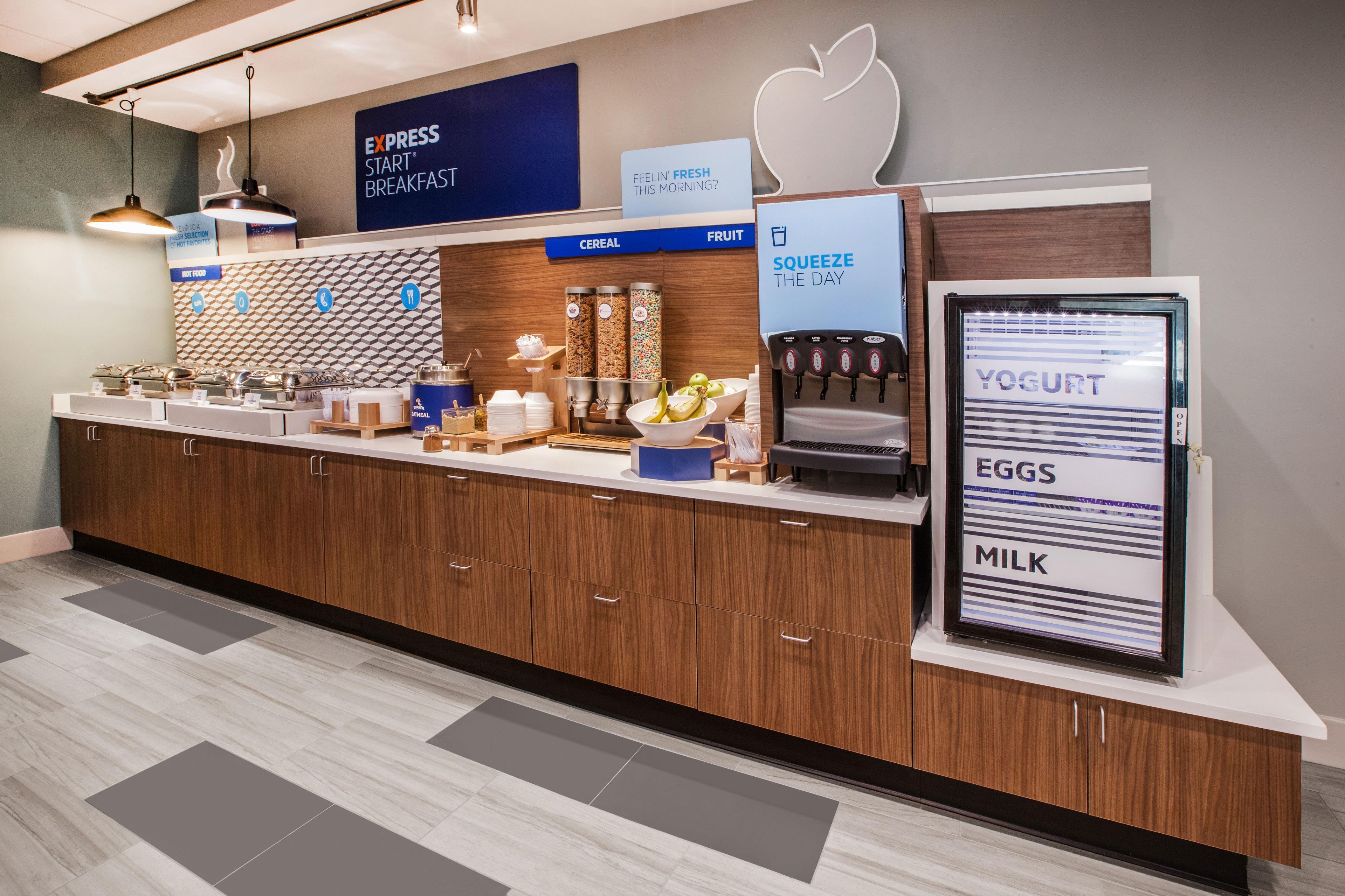 Holiday Inn Express Hotel & Suites Concordia Us 81 By Ihg Eksteriør bilde