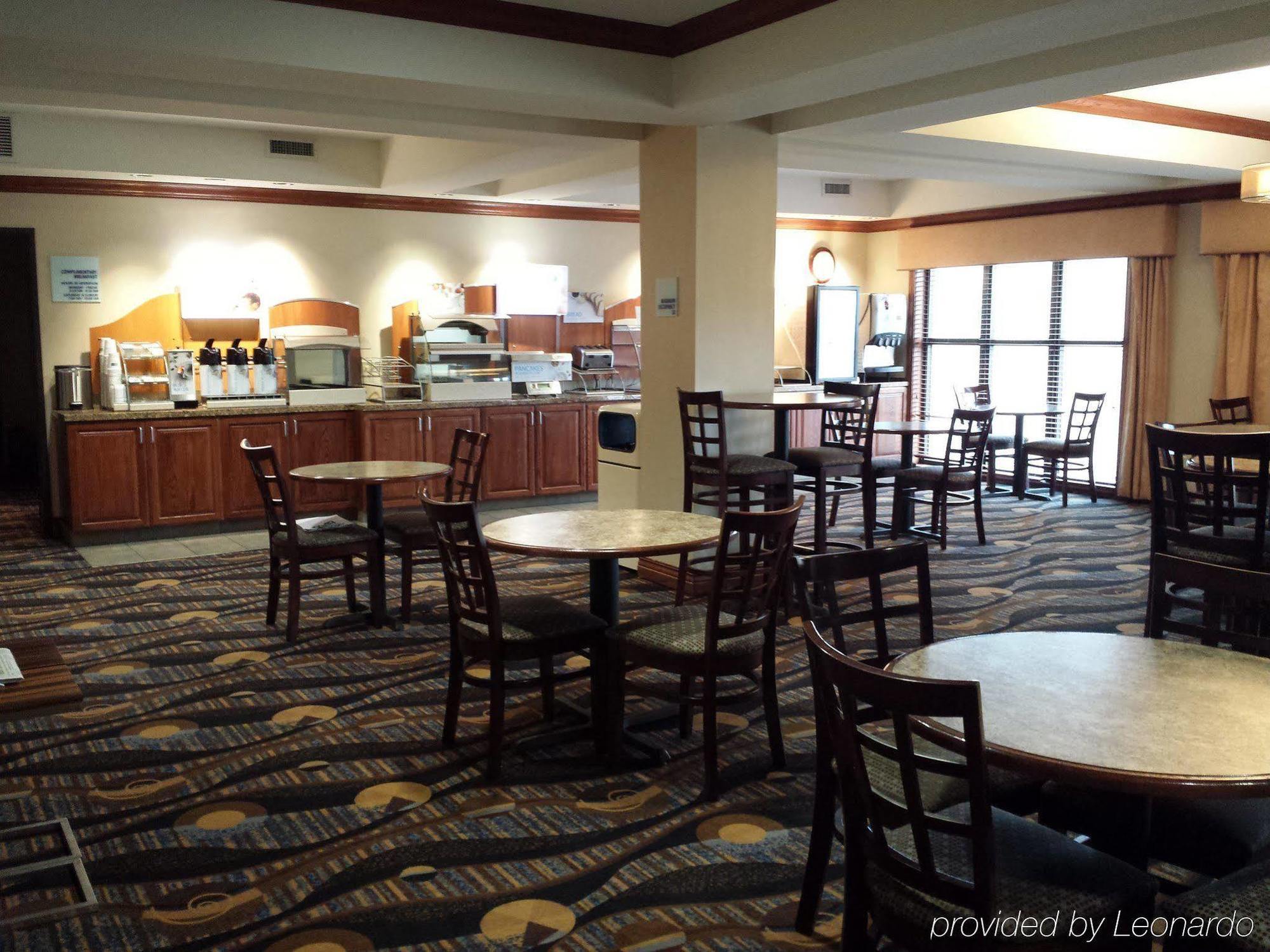 Holiday Inn Express Hotel & Suites Concordia Us 81 By Ihg Eksteriør bilde
