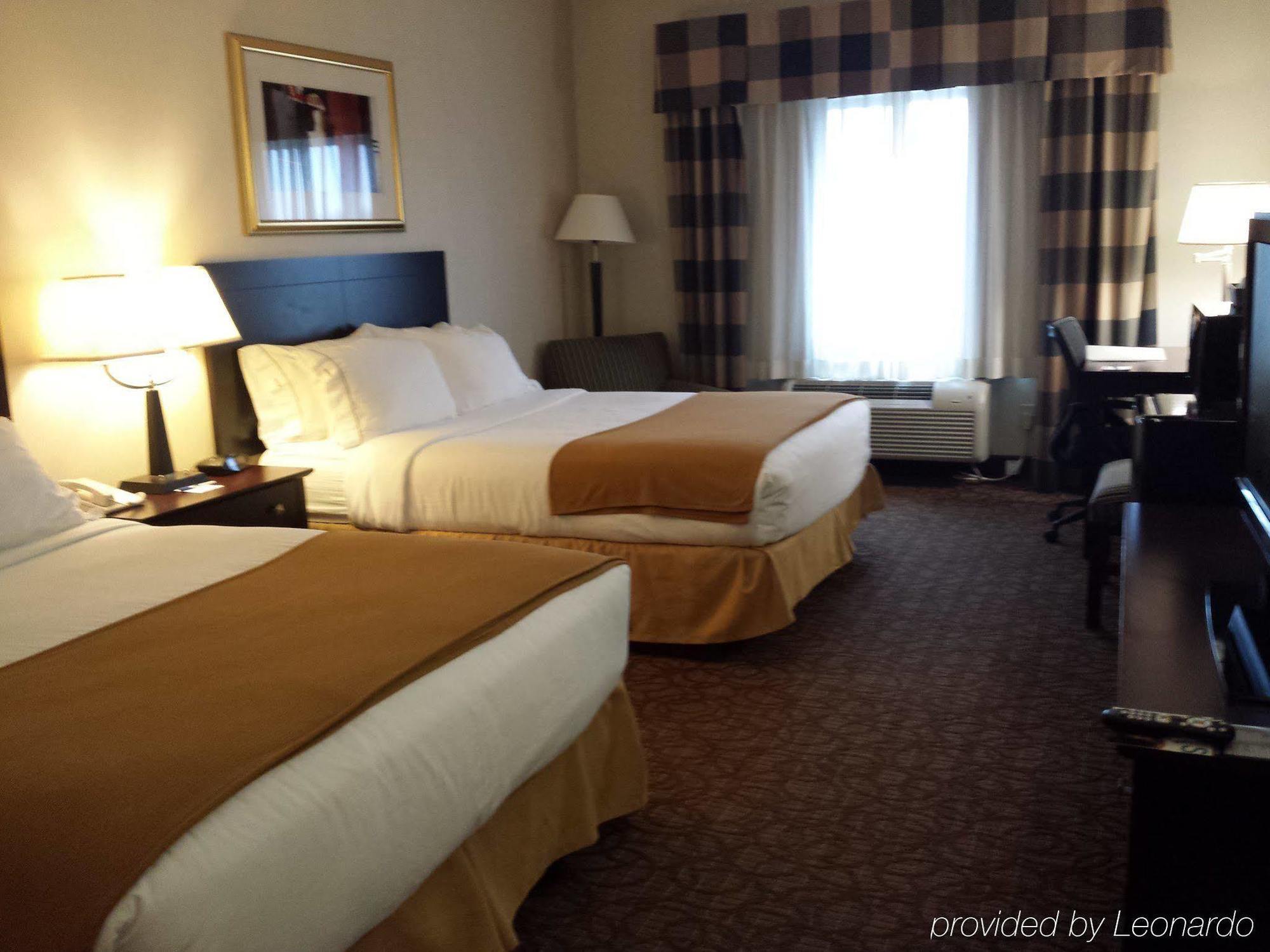 Holiday Inn Express Hotel & Suites Concordia Us 81 By Ihg Eksteriør bilde