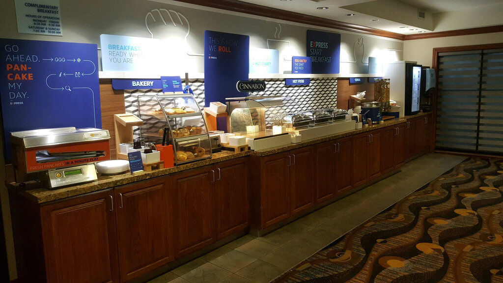 Holiday Inn Express Hotel & Suites Concordia Us 81 By Ihg Eksteriør bilde