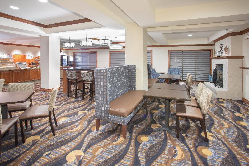 Holiday Inn Express Hotel & Suites Concordia Us 81 By Ihg Eksteriør bilde